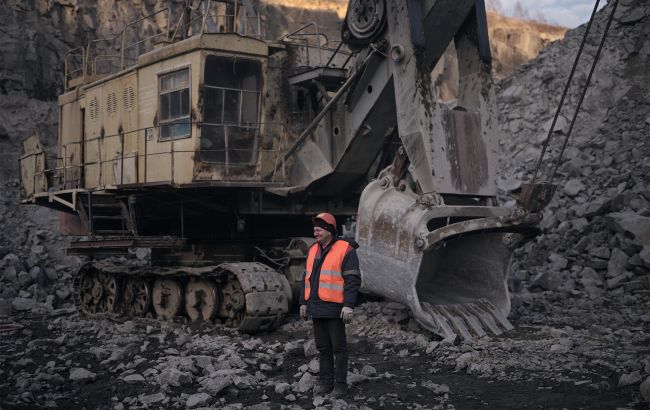 Термінове завдання: Україна виділила 2,8 млн доларів на підготовку угоди зі США щодо надр