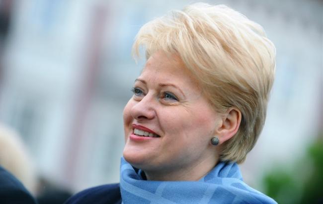 В Киеве президент Литвы открыла сквер, являющийся "символом дружбы"