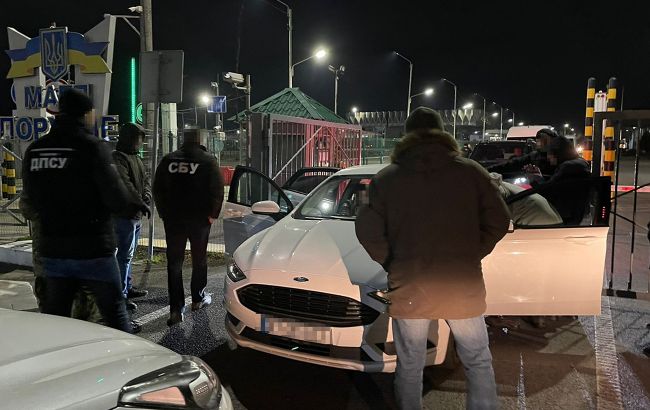 На Прикарпатье банда продавала "гражданство" ЕС. Среди клиентов жители ОРДЛО и экс-чиновники