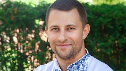 Співак зі США присвятив матерям україномовну пісню