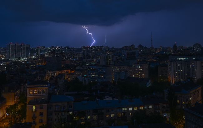 На Київ насувається гроза: синоптики попередили про негоду