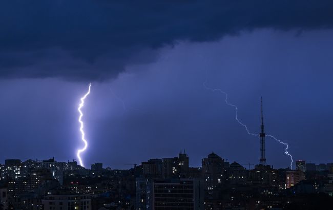 На Киев надвигается гроза