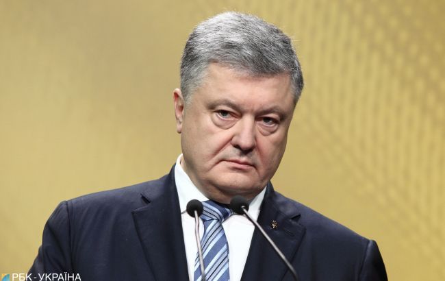 Порошенко заявил о "политических преследованиях"
