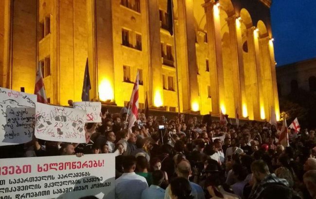 В Грузии возобновились протестные акции