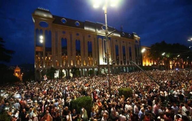 Партія Порошенка проводить акцію солідарності з народом Грузії