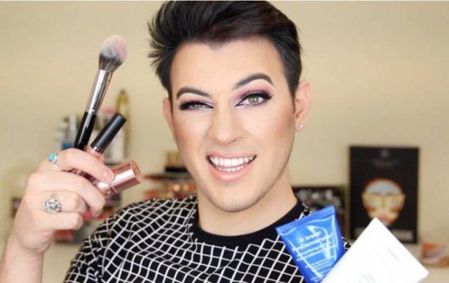 У США чоловік став обличчям лінії косметики