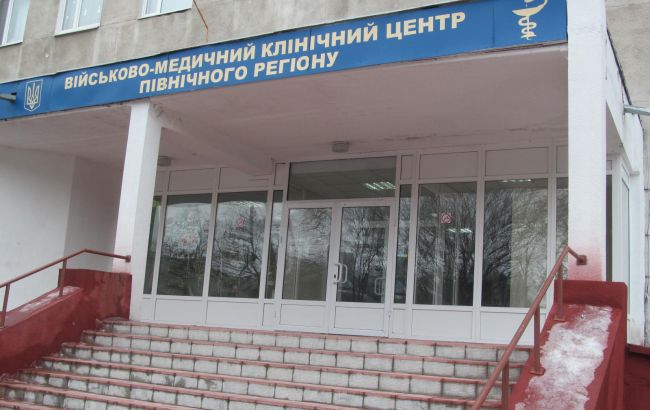 Поранених у бою на Донбасі військових вертольотом доправили в Харків