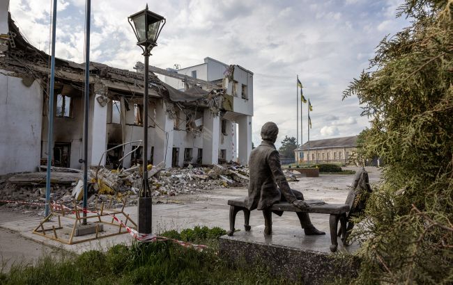 Окупанти скинули над Дергачами в Харківській області міни із відкладеною детонацією