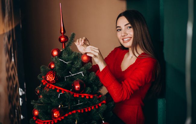 Ми все життя робили це неправильно. Як треба вішати новорічні іграшки