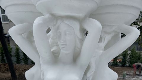 Чиновники "украсили" Херсон фонтаном в стиле "колхозное рококо": на него нельзя смотреть без слез