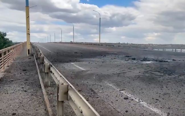 Не разрушен, однако передвижение невозможно: Херсонская ОВА об ударе по Антоновскому мосту