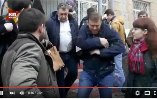 В России совершено нападение на Алексея Навального