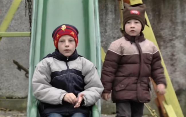 Двое маленьких братьев из Львова ищут новую семью