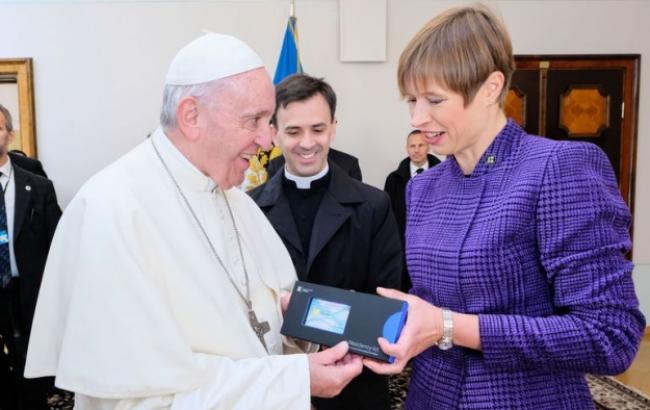 Папа Римський став електронним резидентом Естонії