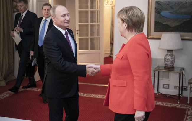 Меркель обсудила с Путиным ситуацию в Керченском проливе