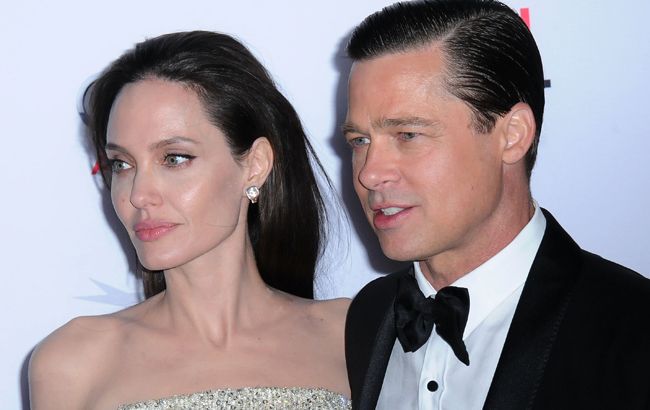 Джолі вимагає від Пітта компенсацію за те, що пожертвувала заради нього своєю кар'єрою