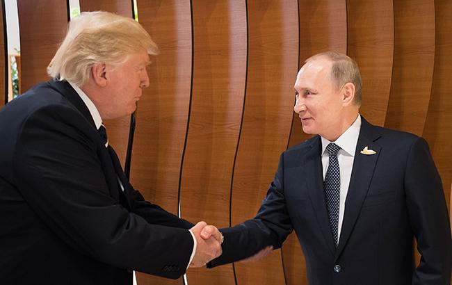 В Белом доме опровергли вторую встречу Трампа с Путиным, назвав ее "короткой беседой"