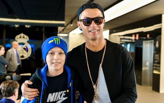 У онкобольного украинского мальчика после встречи Роналду улучшилось состояние