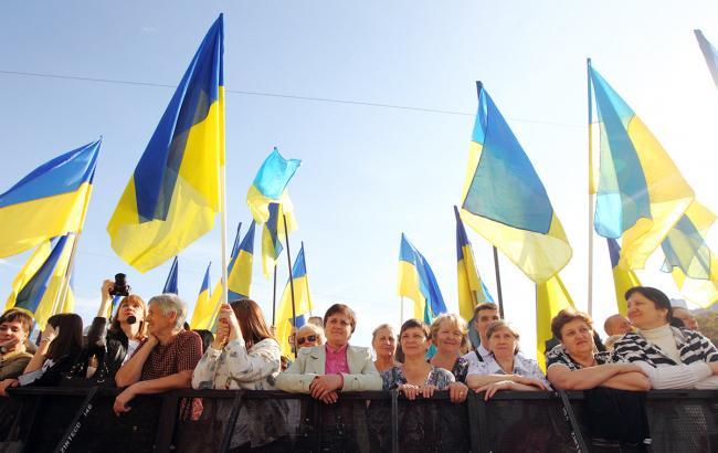 Какие проблемы страны волнуют украинцев больше всего: соцопрос
