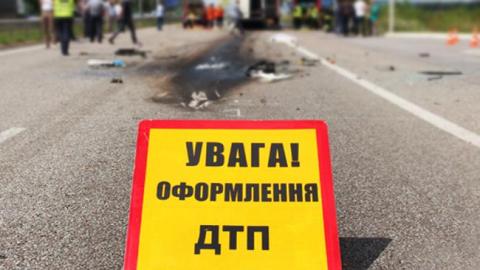 В Днепре катер с пьяным капитаном врезался в ресторан