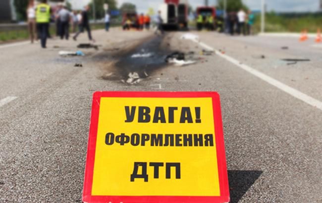 В Хмельницкой области столкнулись легковые автомобили, двое погибших
