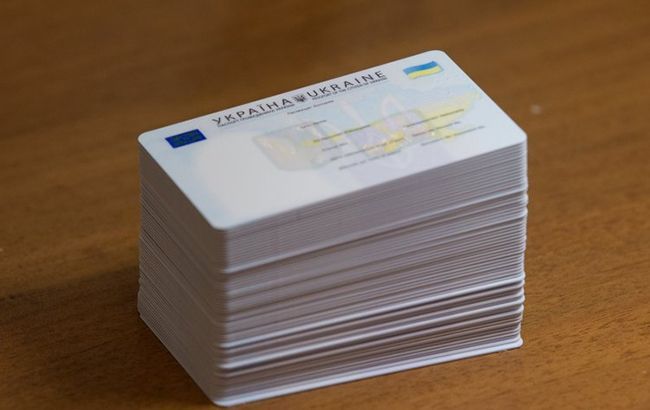 За три дня до выборов украинцы получили более 15 тыс. ID-карточек