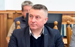 Заступник голови Івано-Франківської ОДА потрапив у скандал через статки родини: що відомо