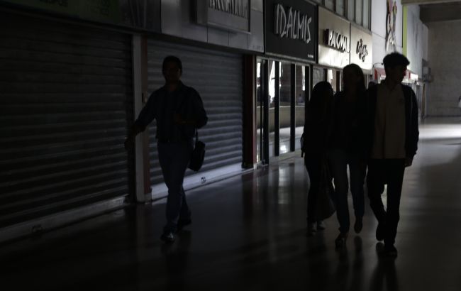 В Ровно предупредили о веерных отключениях света сегодня: подробности