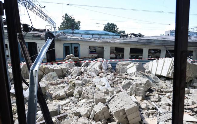 Обстрел Лозовой: из-за удара РФ без света осталось 80% пользователей