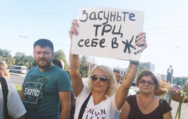 "Бежали так, что теряли обувь и одежду": жители Запорожья наказали "титушек" (видео)