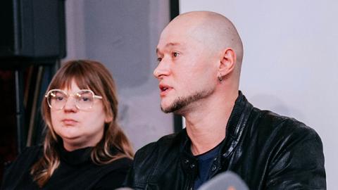 "Burning Doors": Андрій Хливнюк презентував акцію до вистави про долю українських політв'язнів