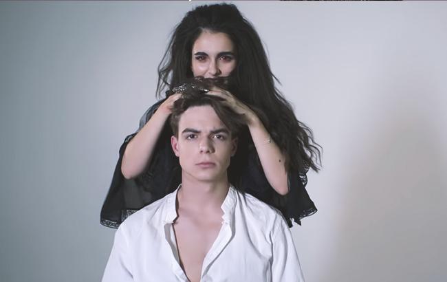 Звезда сериала "Школа" выпустила дерзкое видео на новую песню