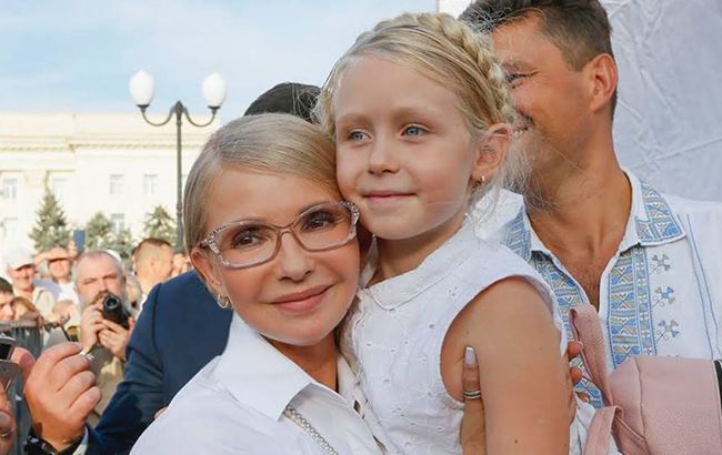 "Пусть нам всем станет теплее": Тимошенко призвала украинцев обняться