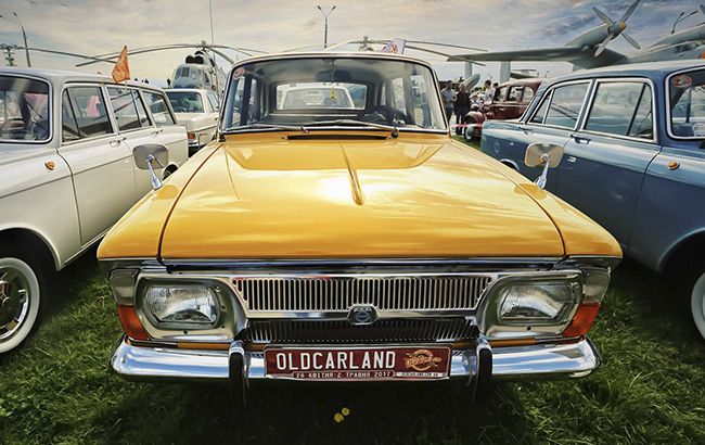 У Києві покажуть 1000 ретроавтівок серед літаків