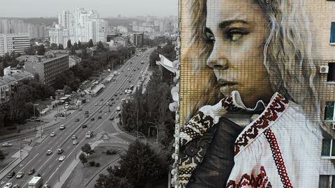 Любовь, боль и надежда: киевские муралы показали в клипе известной группы