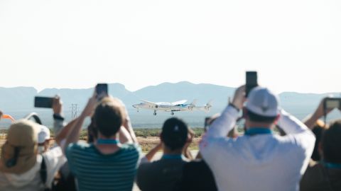 Virgin Galactic назвала вартість квитка польоту у космос