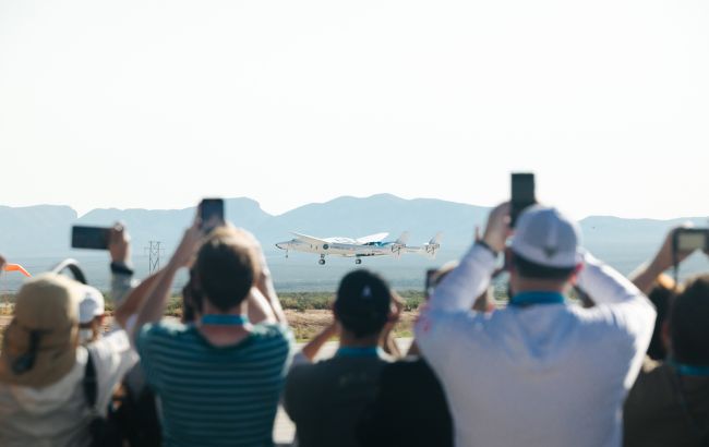 Virgin Galactic назвала стоимость билета полета в космос