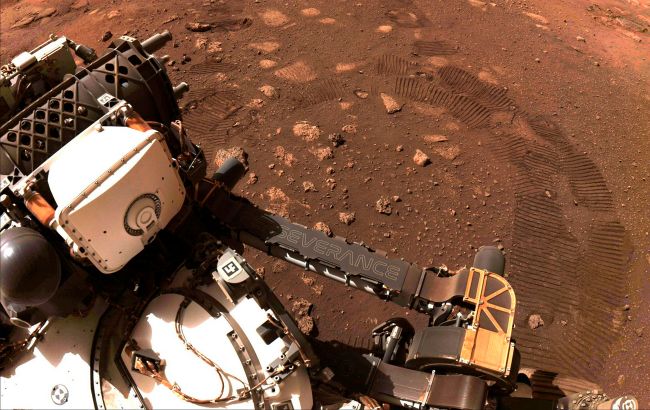 Гелікоптер NASA сфотографував марсохід на Червоній планеті