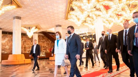 Зеленський і Санду обговорили повернення енергокомпаній України в Молдову