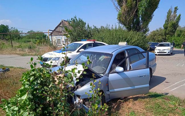 Возив поліцейського на капоті: в Запорізькій області водій сильно травмував правоохоронця