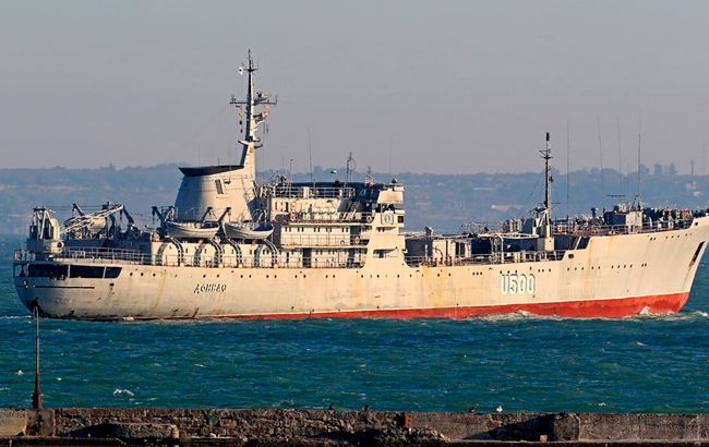 В России заявили, что корабль ВМС Украины идет в сторону Керченского пролива. Требуют изменить курс
