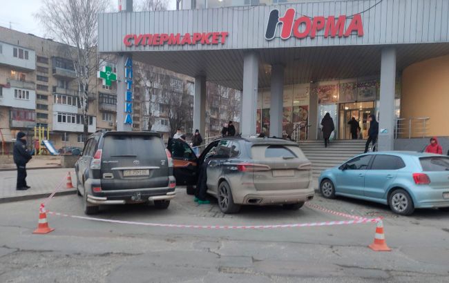 В Черновцах произошла стрельба посреди дня. Пострадавшего госпитализировали