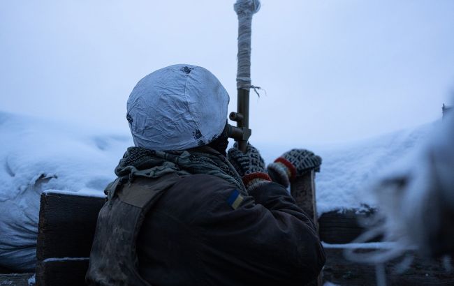 Бойовики обстрілюють селища на Донбасі: людей закликають залишатися вдома