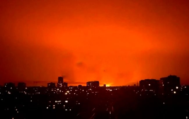 В Харькове пожар на газопроводе в результате вражеских обстрелов