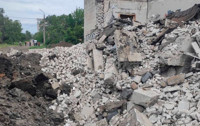 Ворожа авіація знищила кінотеатр в Лисичанську. Там раніше переховувались цивільні