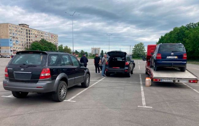 В Кировоградской области "волонтер" пытался продать автомобили с гумпомощи