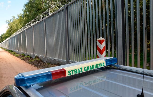 Польща повністю завершила зведення стіни на кордоні з Білоруссю
