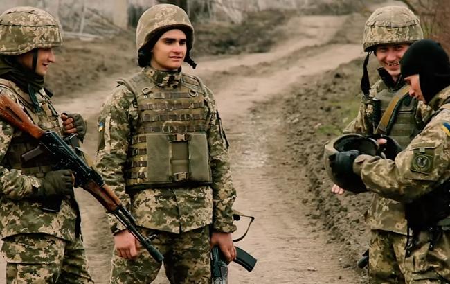 В сети появилось красочное видео тренировки украинских морпехов у Азовского моря