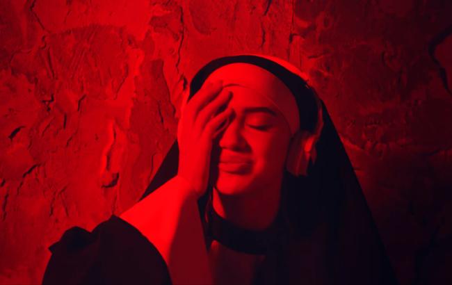 LOBODA презентувала відеоролик з черницею в головній ролі