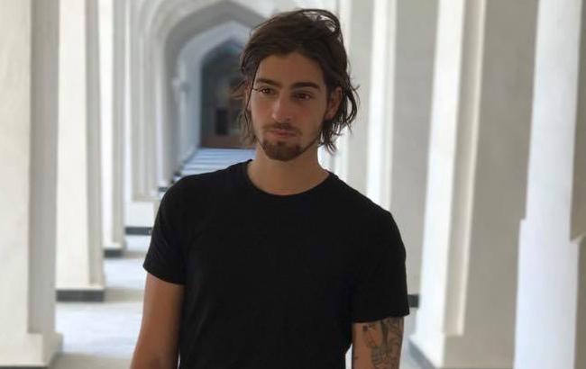 Украинский певец в защиту Дорна "признался" в нетрадиционной ориентации